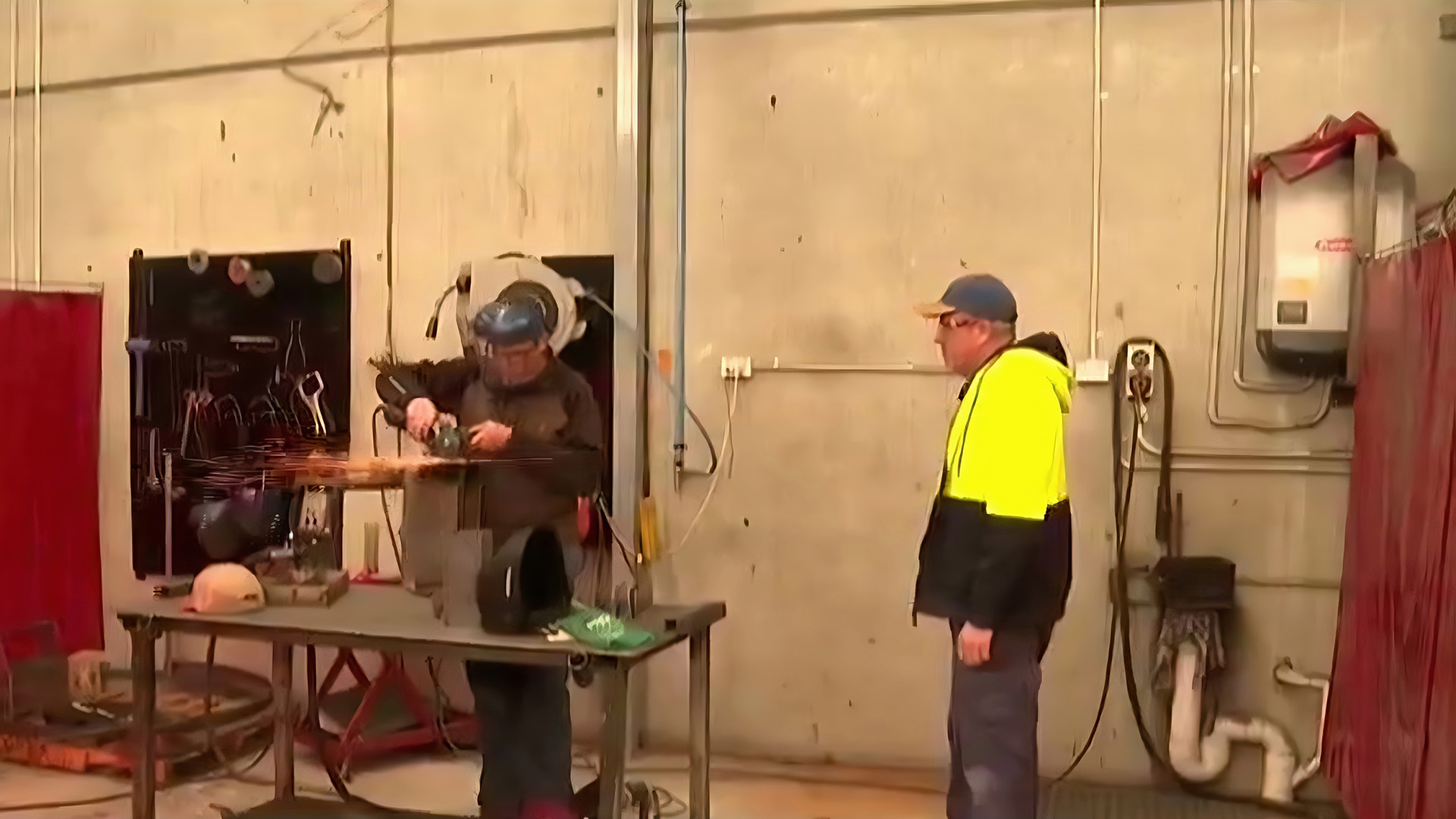 High school students in Tamworth have been given a unique insight into a career as a metal fabricator feature