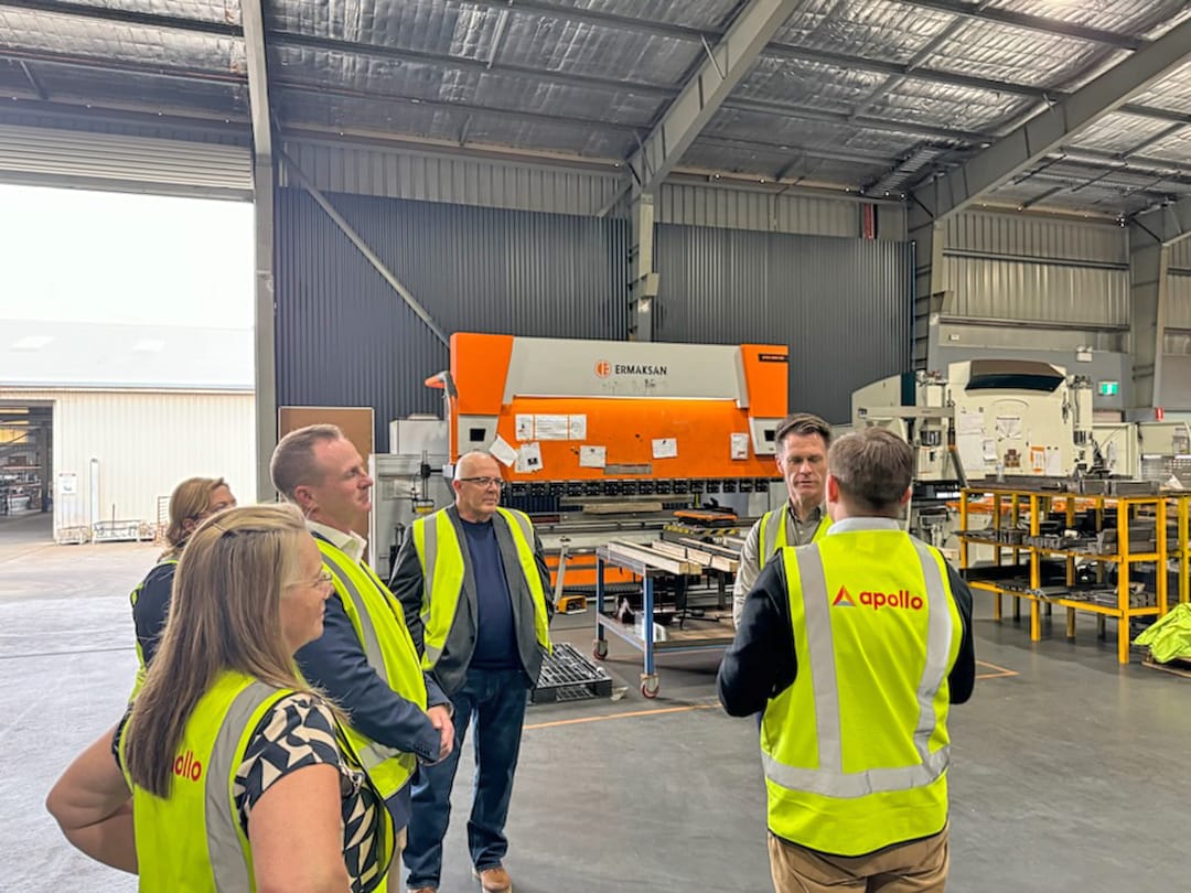 David Errington showcases Apollo Engineering’s advanced operations to Premier Chris Minns at our Tamworth facility