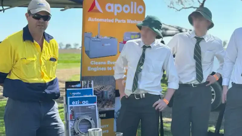 Students-engage-with-industry-professionals-at-Careers-on-Country-discovering-future-opportunities-in-engineering-and-beyond.webp